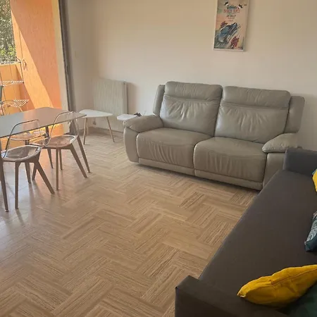 Bright T2 11 Minutes From The Apartment *